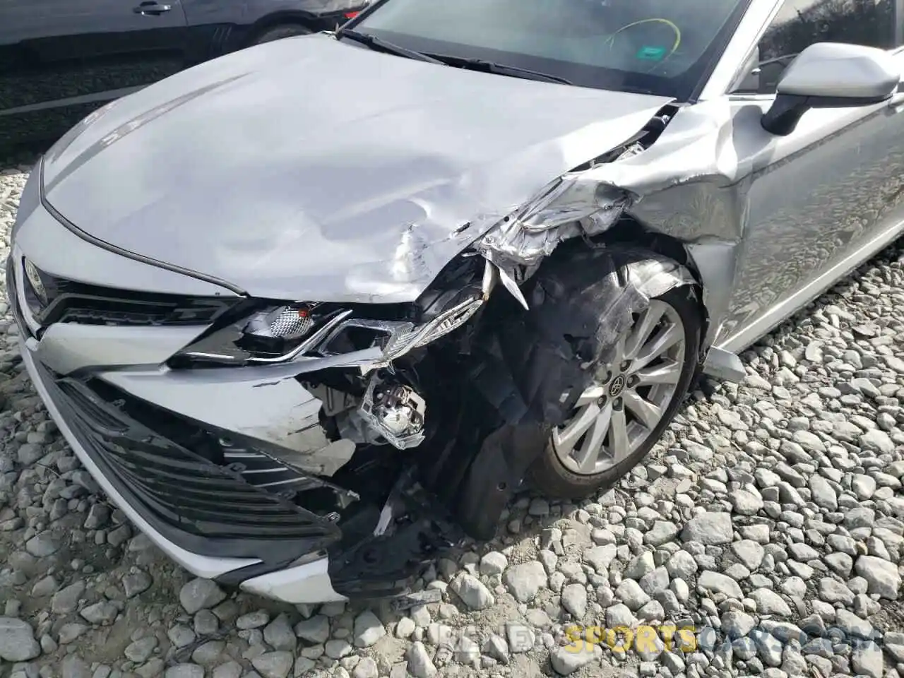 9 Photograph of a damaged car 4T1C11AK5LU999756 TOYOTA CAMRY 2020