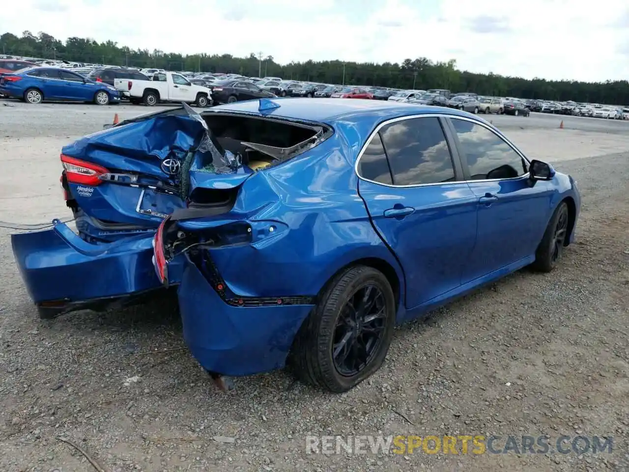 4 Photograph of a damaged car 4T1C11AK6LU302160 TOYOTA CAMRY 2020