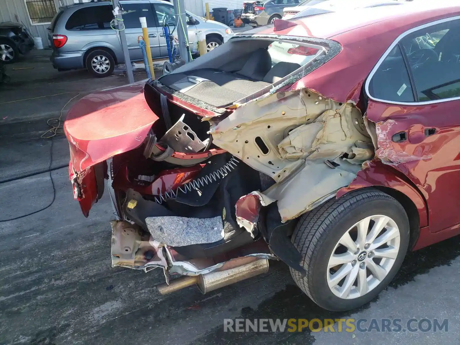 9 Photograph of a damaged car 4T1C11AK6LU316981 TOYOTA CAMRY 2020