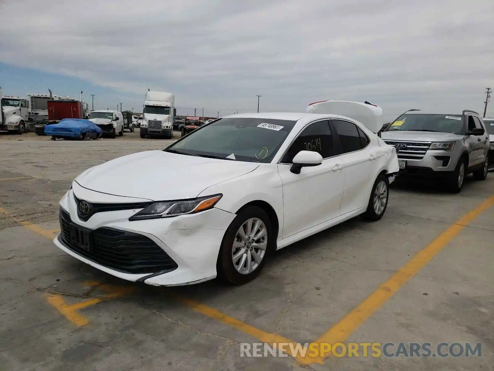 2 Photograph of a damaged car 4T1C11AK6LU320495 TOYOTA CAMRY 2020