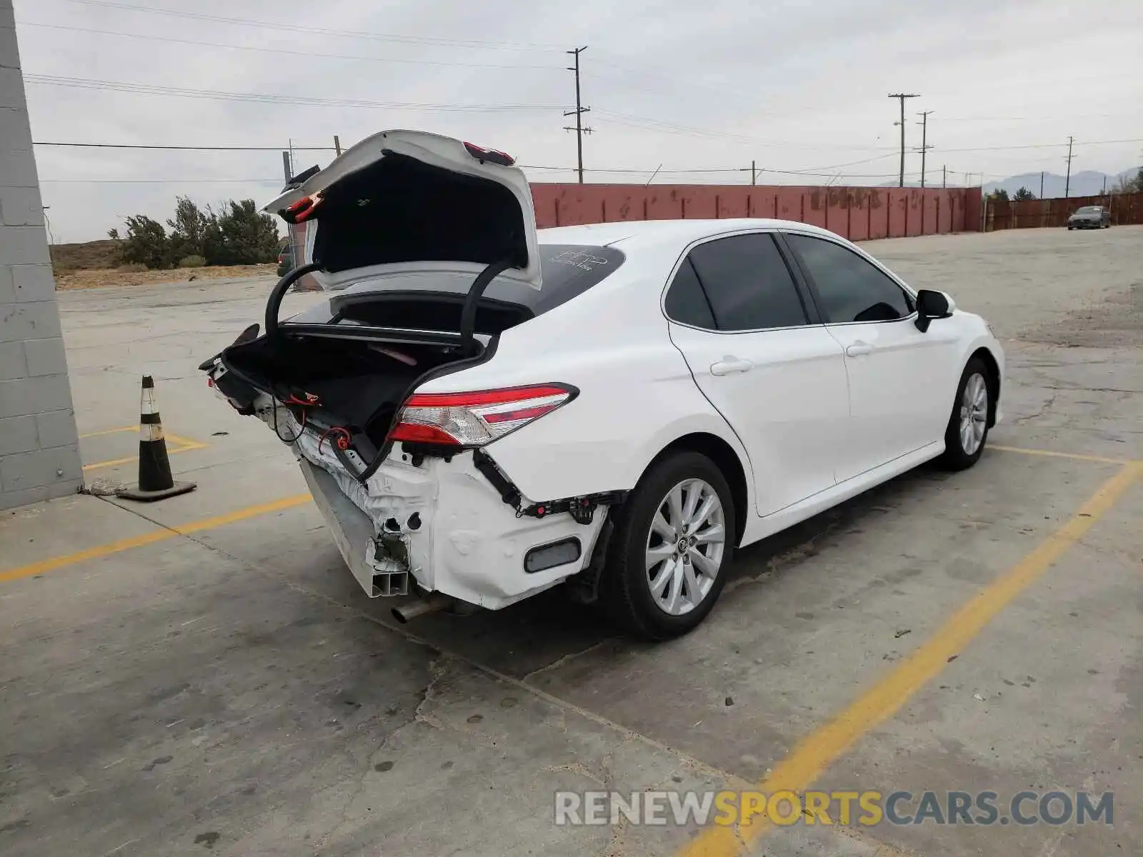 4 Photograph of a damaged car 4T1C11AK6LU320495 TOYOTA CAMRY 2020