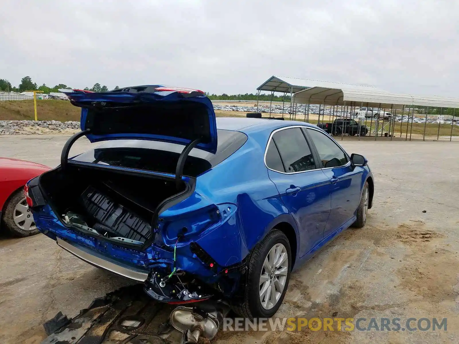 4 Photograph of a damaged car 4T1C11AK6LU321162 TOYOTA CAMRY 2020