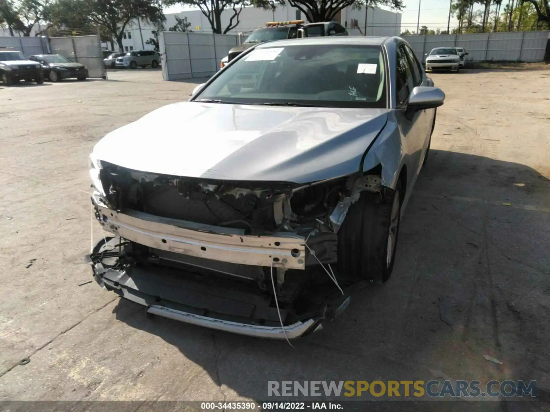 6 Photograph of a damaged car 4T1C11AK6LU330122 TOYOTA CAMRY 2020