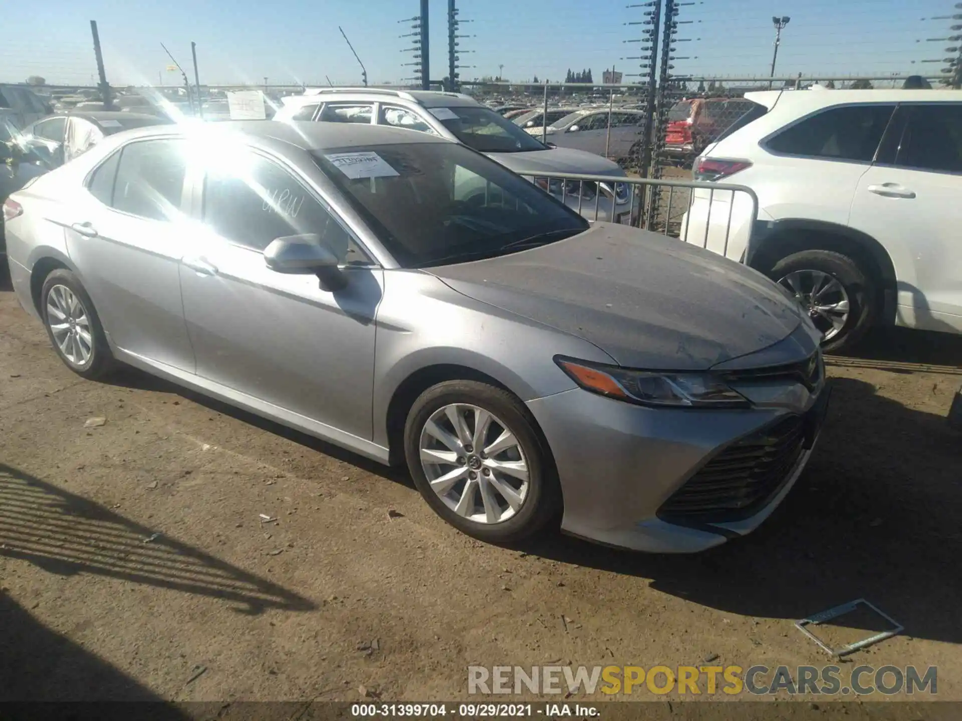 1 Photograph of a damaged car 4T1C11AK6LU330573 TOYOTA CAMRY 2020