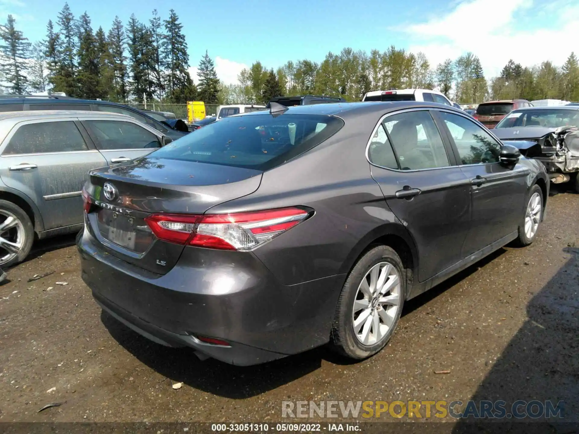 4 Photograph of a damaged car 4T1C11AK6LU330752 TOYOTA CAMRY 2020