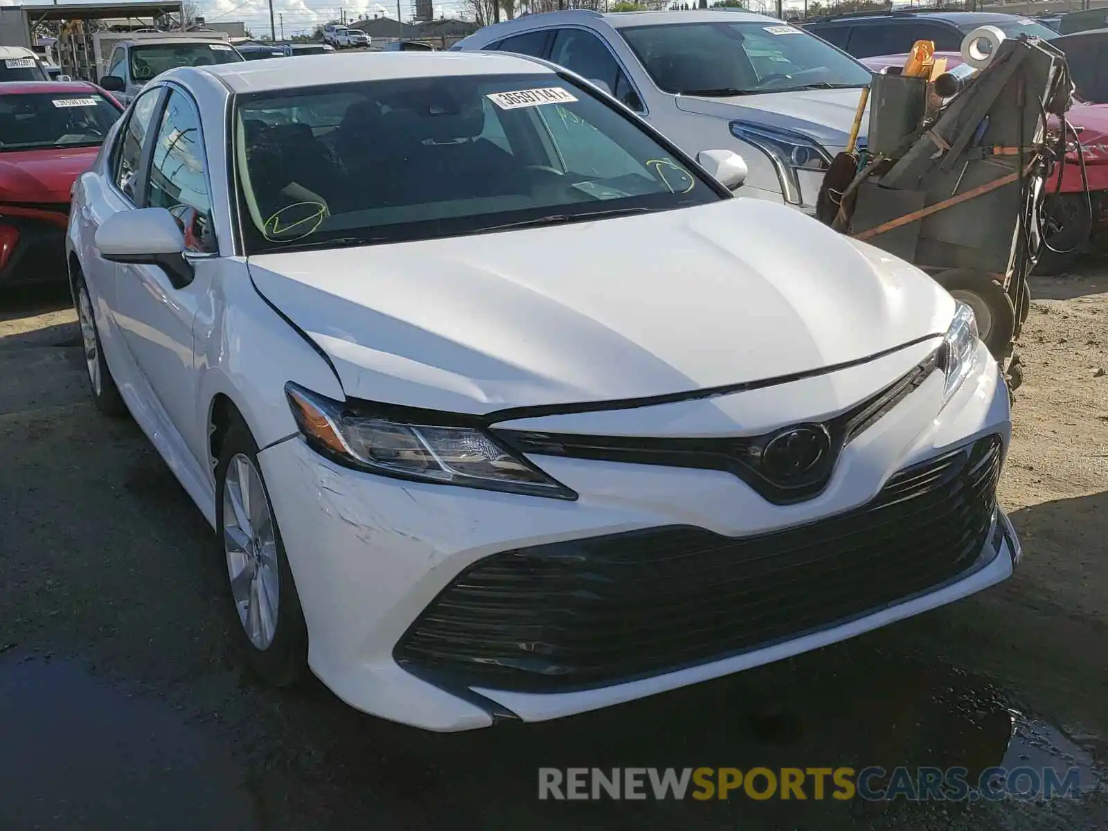 1 Photograph of a damaged car 4T1C11AK6LU332260 TOYOTA CAMRY 2020