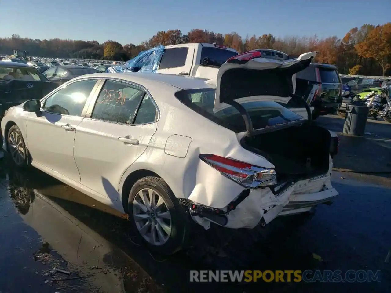 3 Photograph of a damaged car 4T1C11AK6LU332744 TOYOTA CAMRY 2020