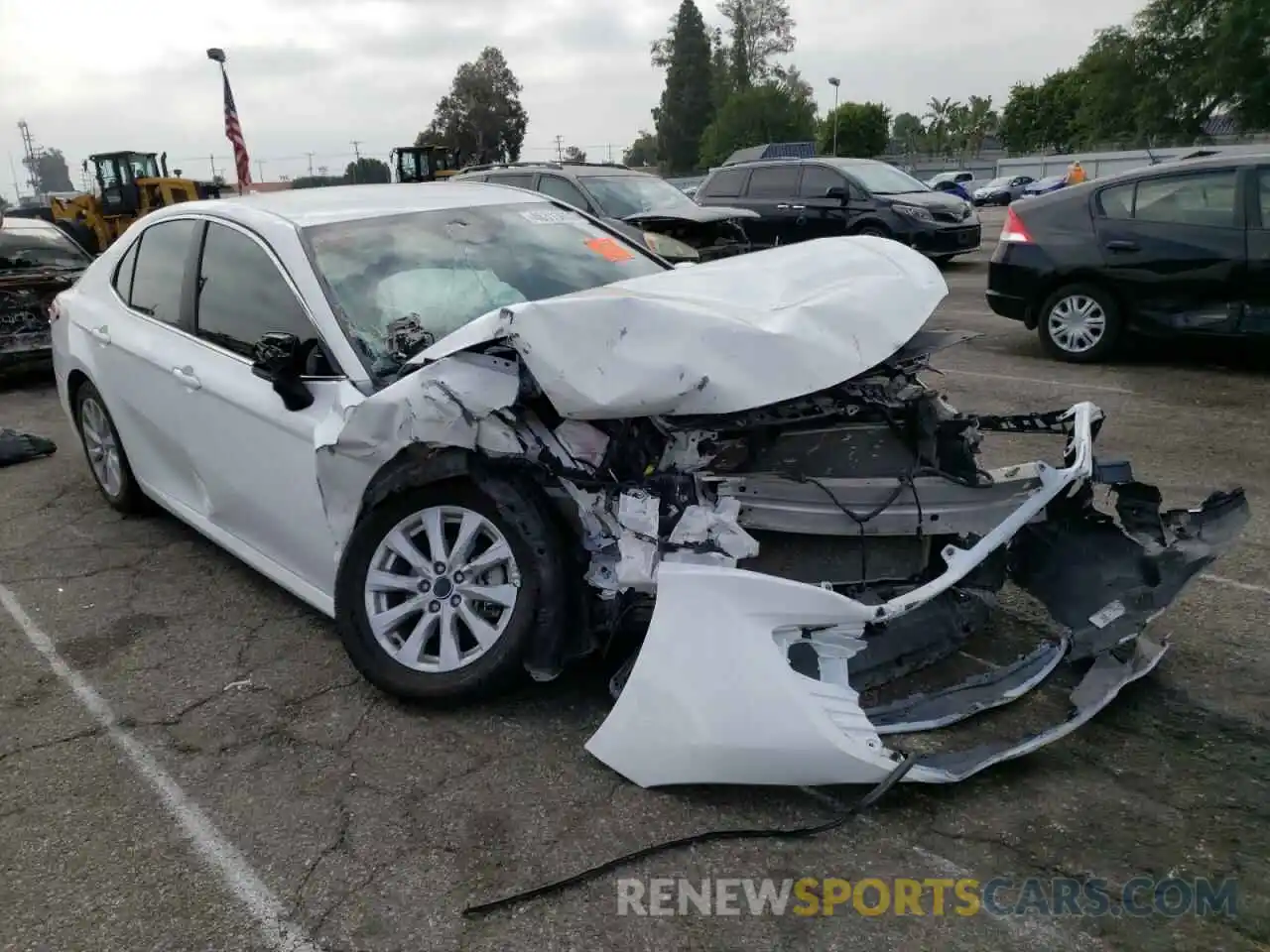 1 Photograph of a damaged car 4T1C11AK6LU333411 TOYOTA CAMRY 2020