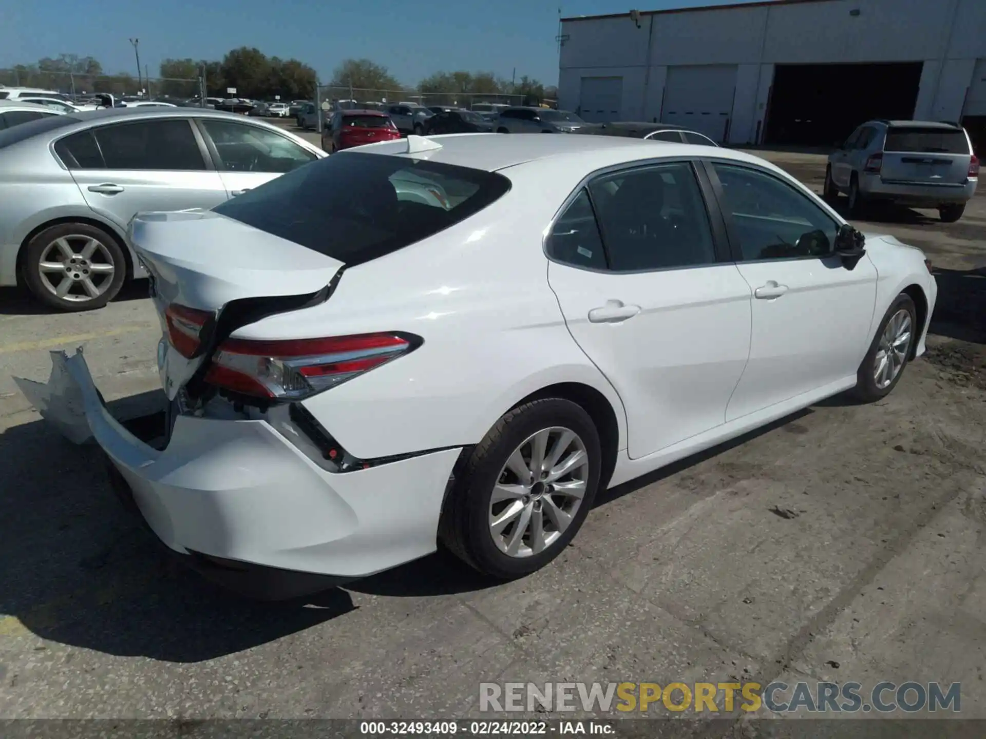 4 Photograph of a damaged car 4T1C11AK6LU342996 TOYOTA CAMRY 2020