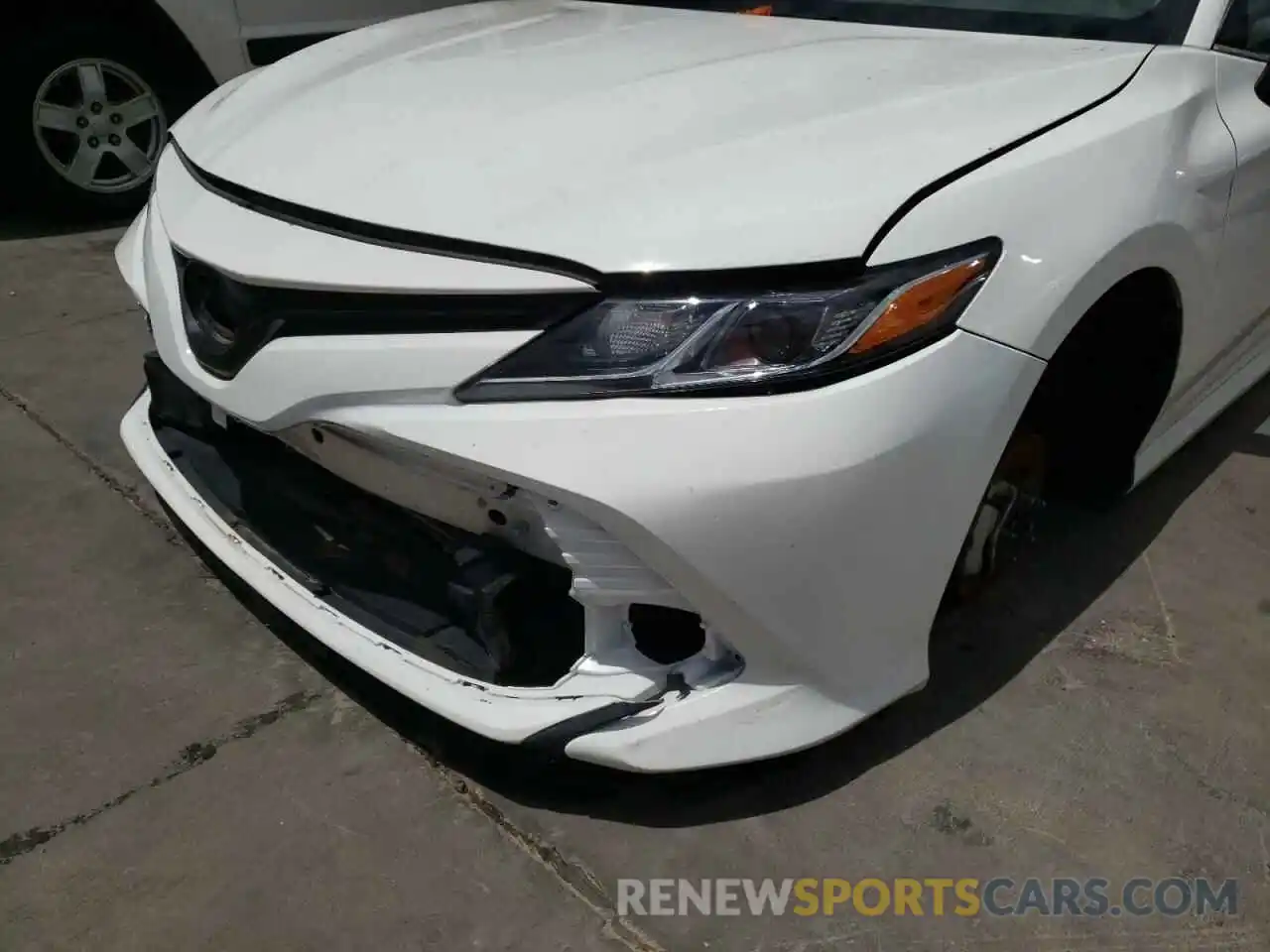 9 Photograph of a damaged car 4T1C11AK6LU344098 TOYOTA CAMRY 2020