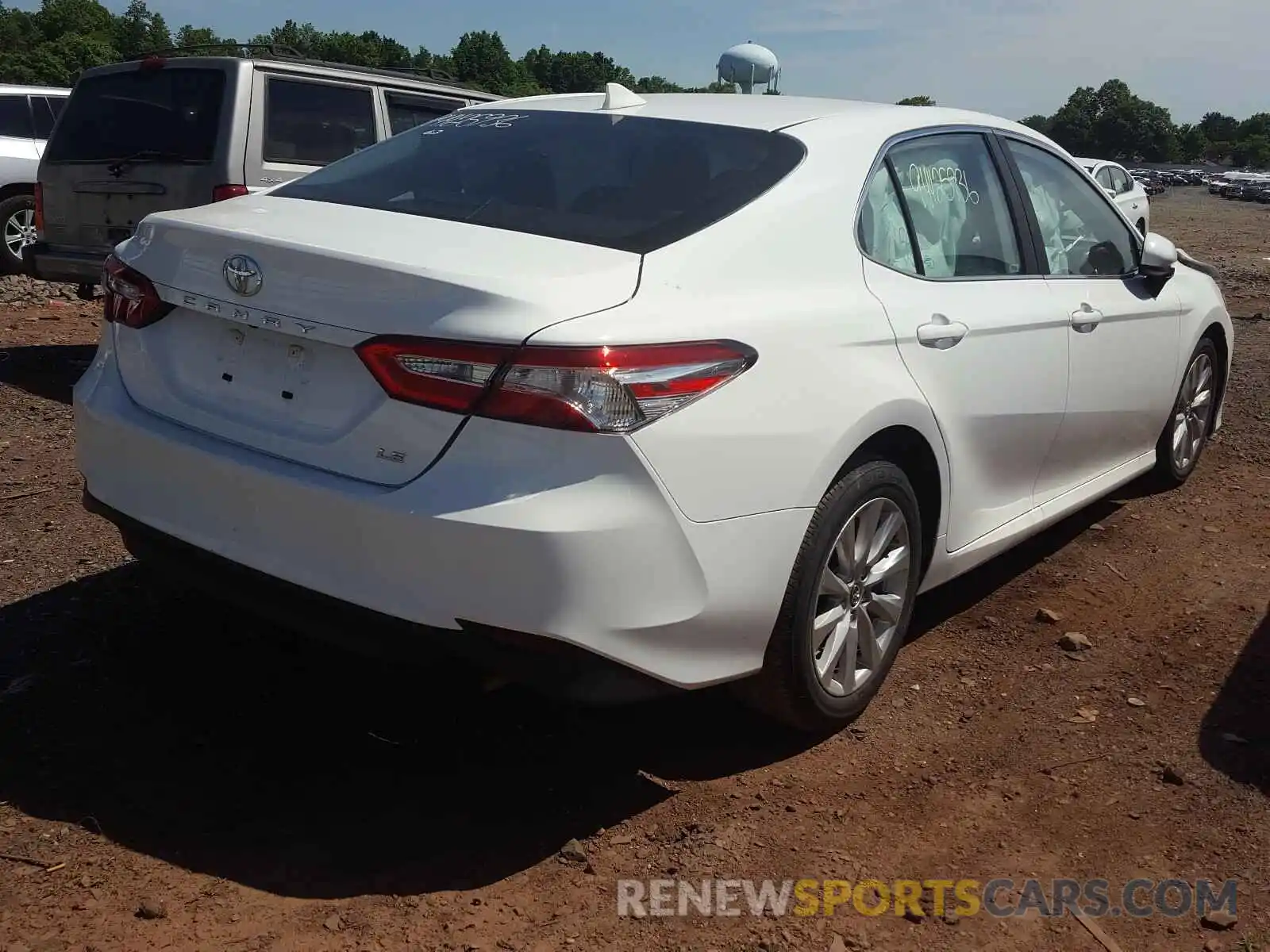 4 Photograph of a damaged car 4T1C11AK6LU345641 TOYOTA CAMRY 2020