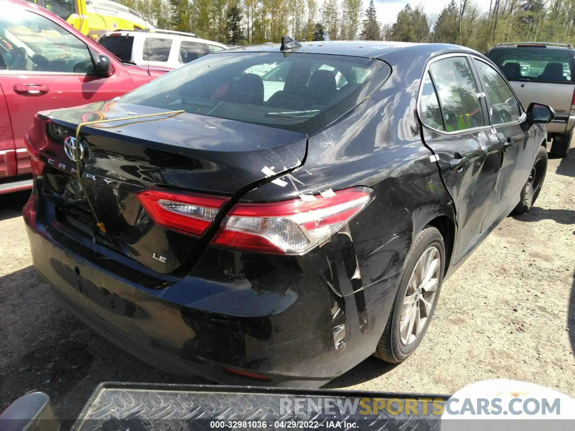 4 Photograph of a damaged car 4T1C11AK6LU347048 TOYOTA CAMRY 2020