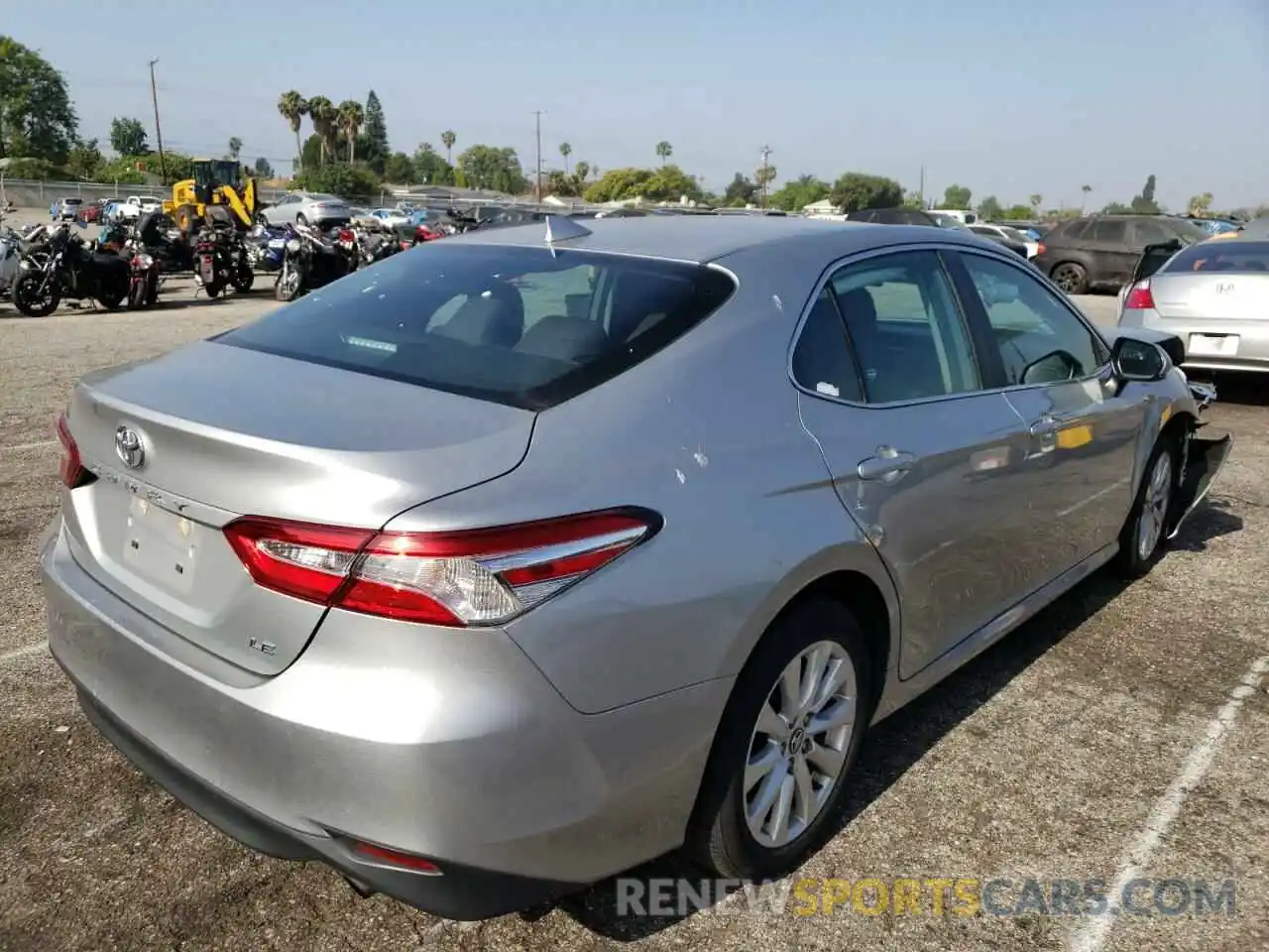 4 Photograph of a damaged car 4T1C11AK6LU349348 TOYOTA CAMRY 2020