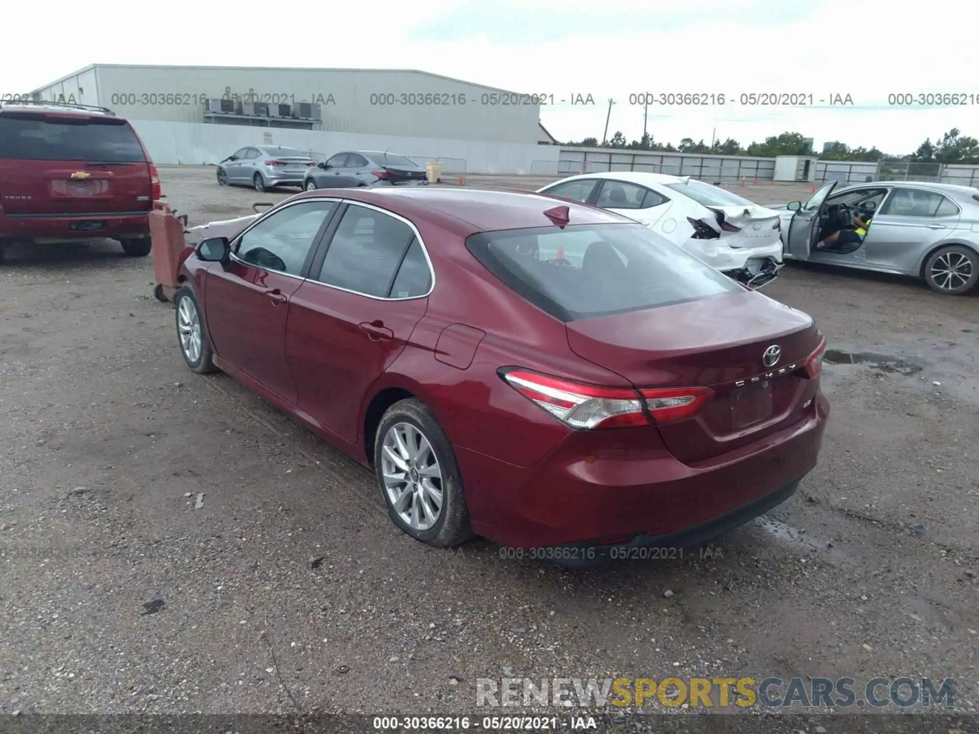 3 Photograph of a damaged car 4T1C11AK6LU352251 TOYOTA CAMRY 2020