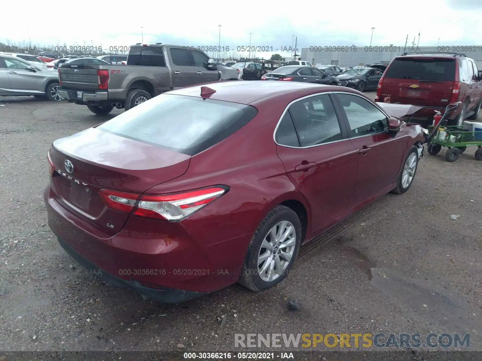 4 Photograph of a damaged car 4T1C11AK6LU352251 TOYOTA CAMRY 2020