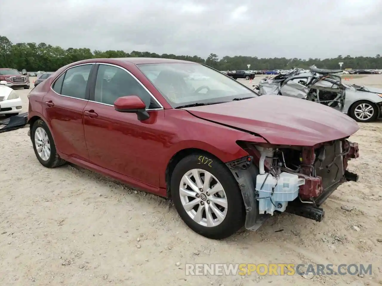 1 Photograph of a damaged car 4T1C11AK6LU353819 TOYOTA CAMRY 2020