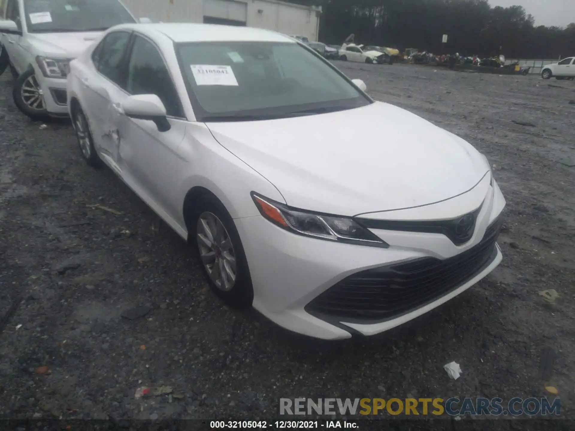 1 Photograph of a damaged car 4T1C11AK6LU359300 TOYOTA CAMRY 2020