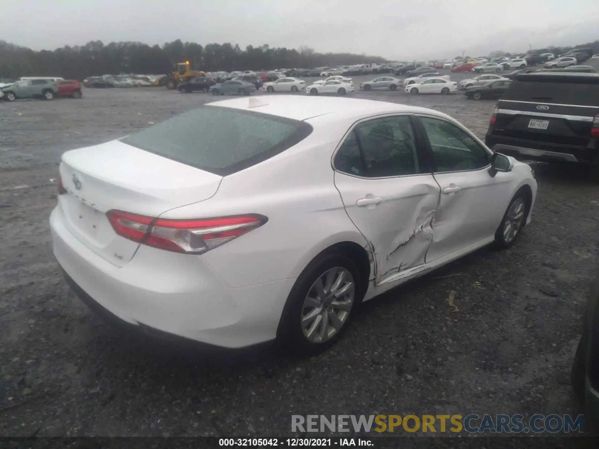 4 Photograph of a damaged car 4T1C11AK6LU359300 TOYOTA CAMRY 2020