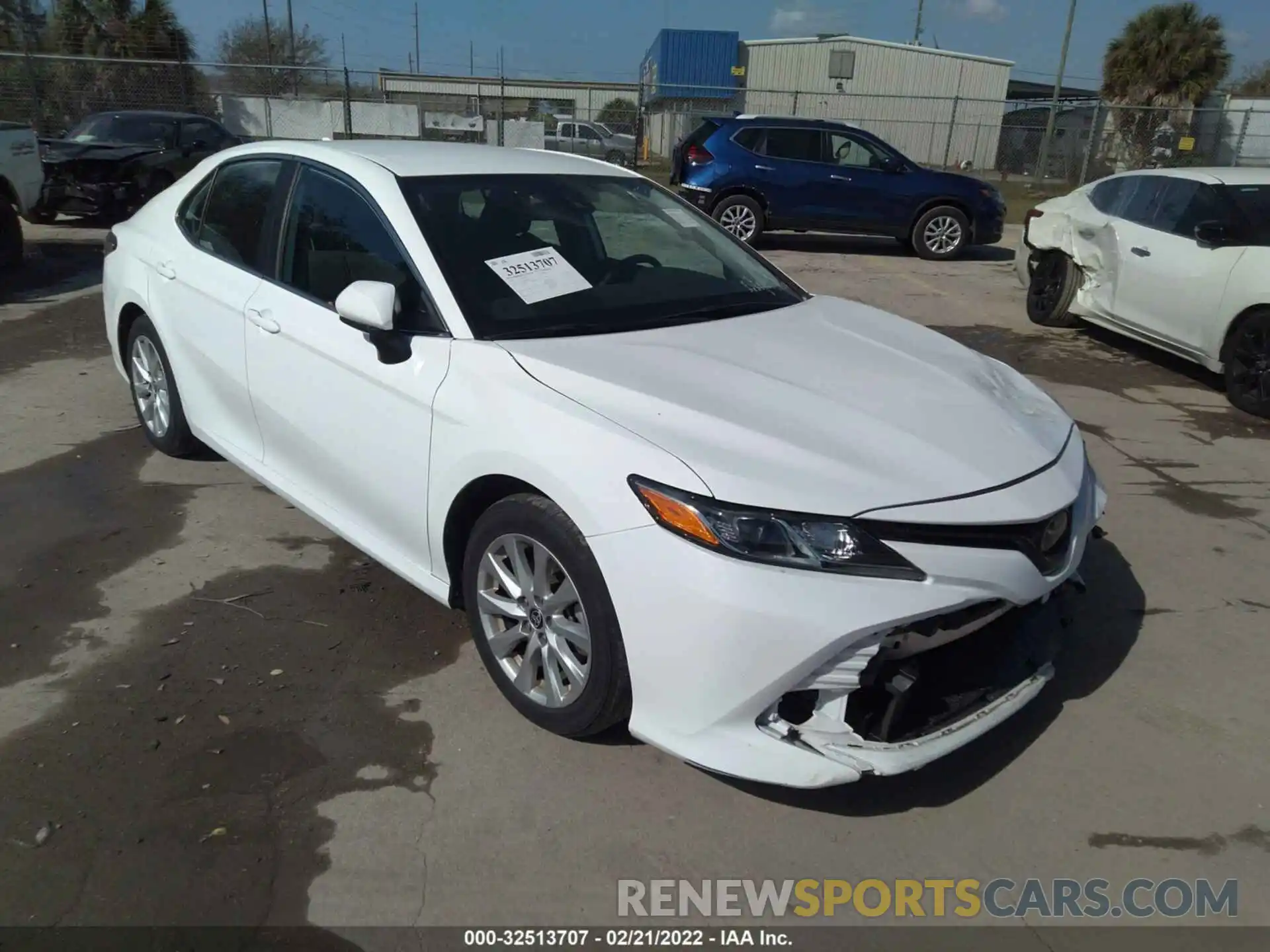 1 Photograph of a damaged car 4T1C11AK6LU359989 TOYOTA CAMRY 2020