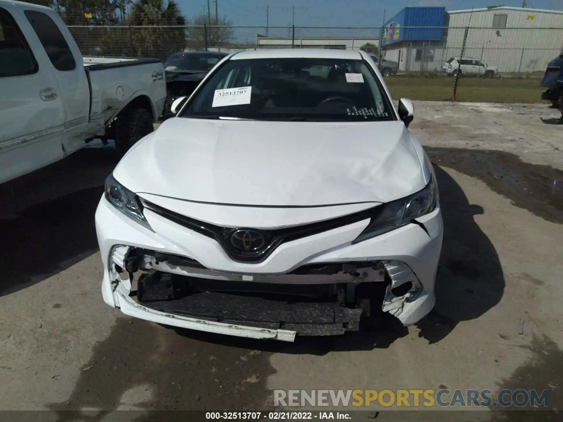 6 Photograph of a damaged car 4T1C11AK6LU359989 TOYOTA CAMRY 2020