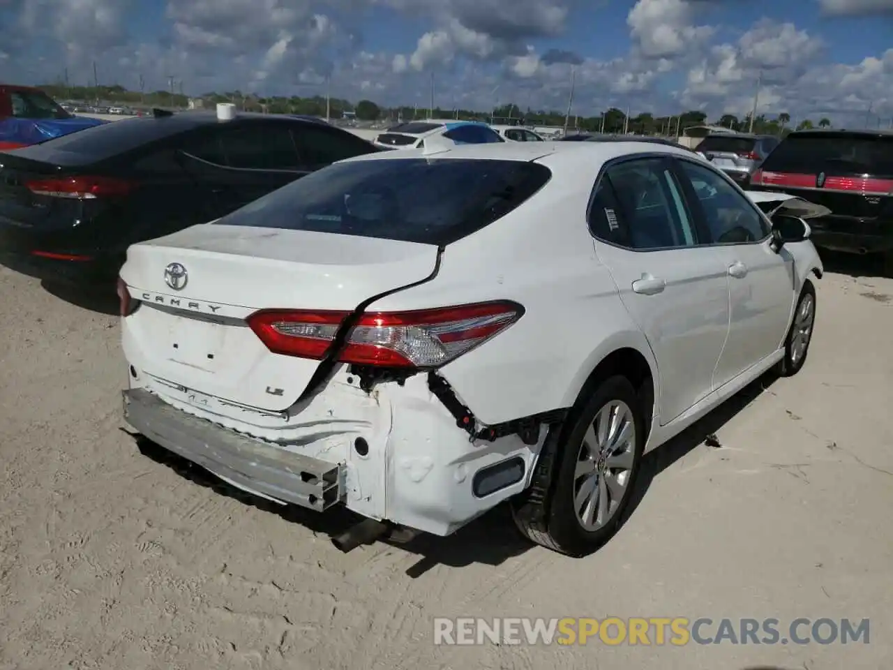 4 Photograph of a damaged car 4T1C11AK6LU366523 TOYOTA CAMRY 2020