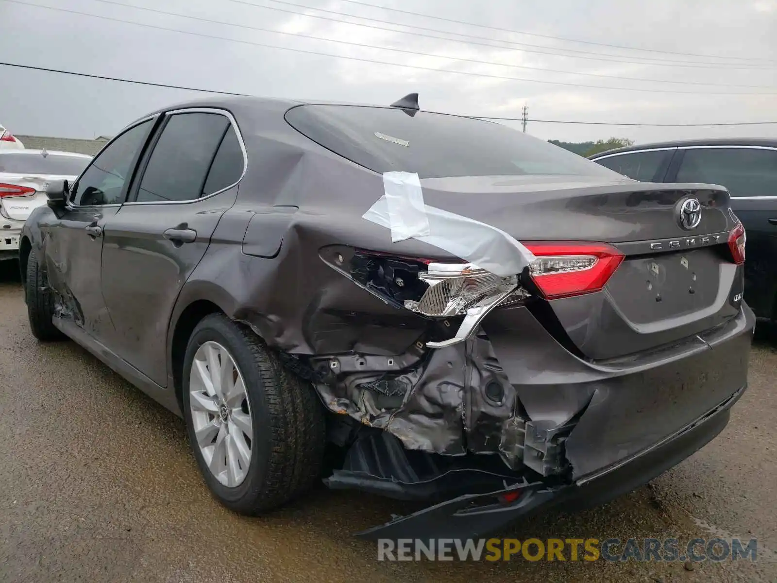 3 Photograph of a damaged car 4T1C11AK6LU369258 TOYOTA CAMRY 2020