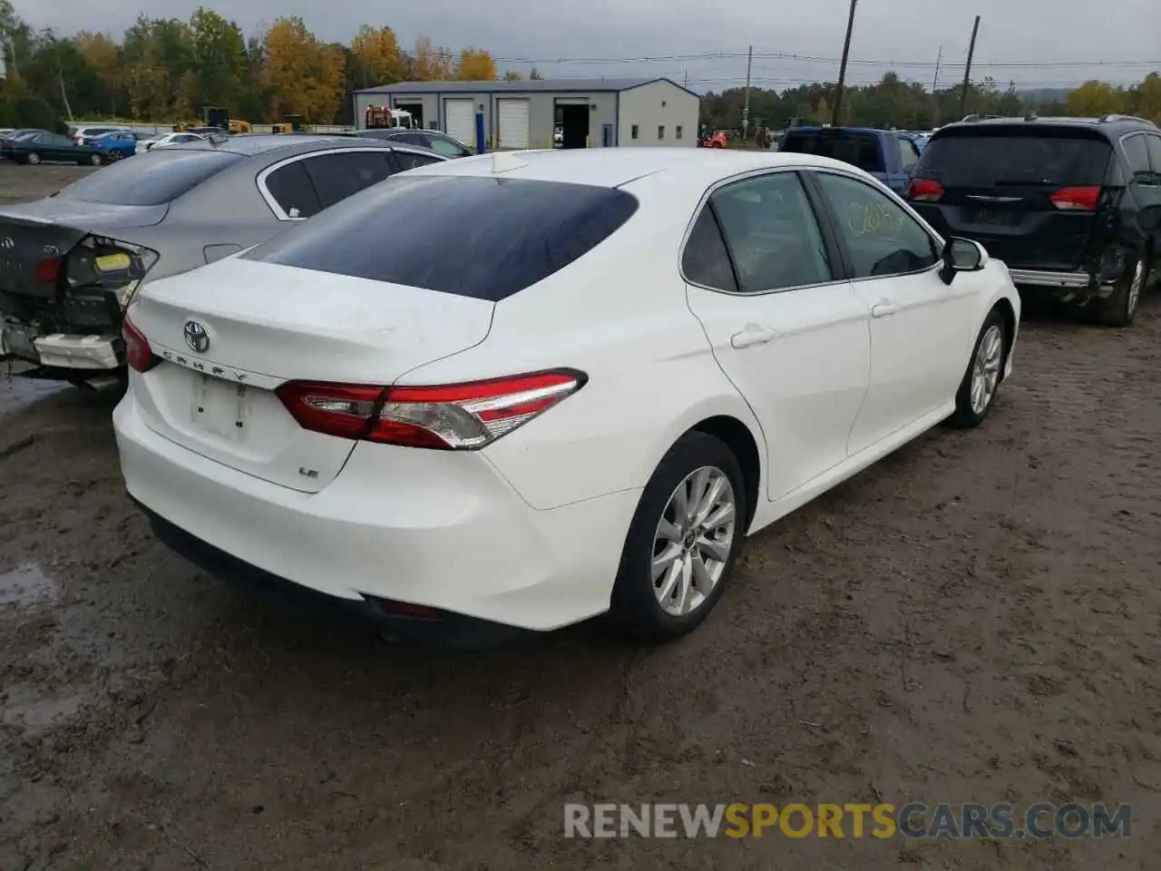 4 Photograph of a damaged car 4T1C11AK6LU373987 TOYOTA CAMRY 2020