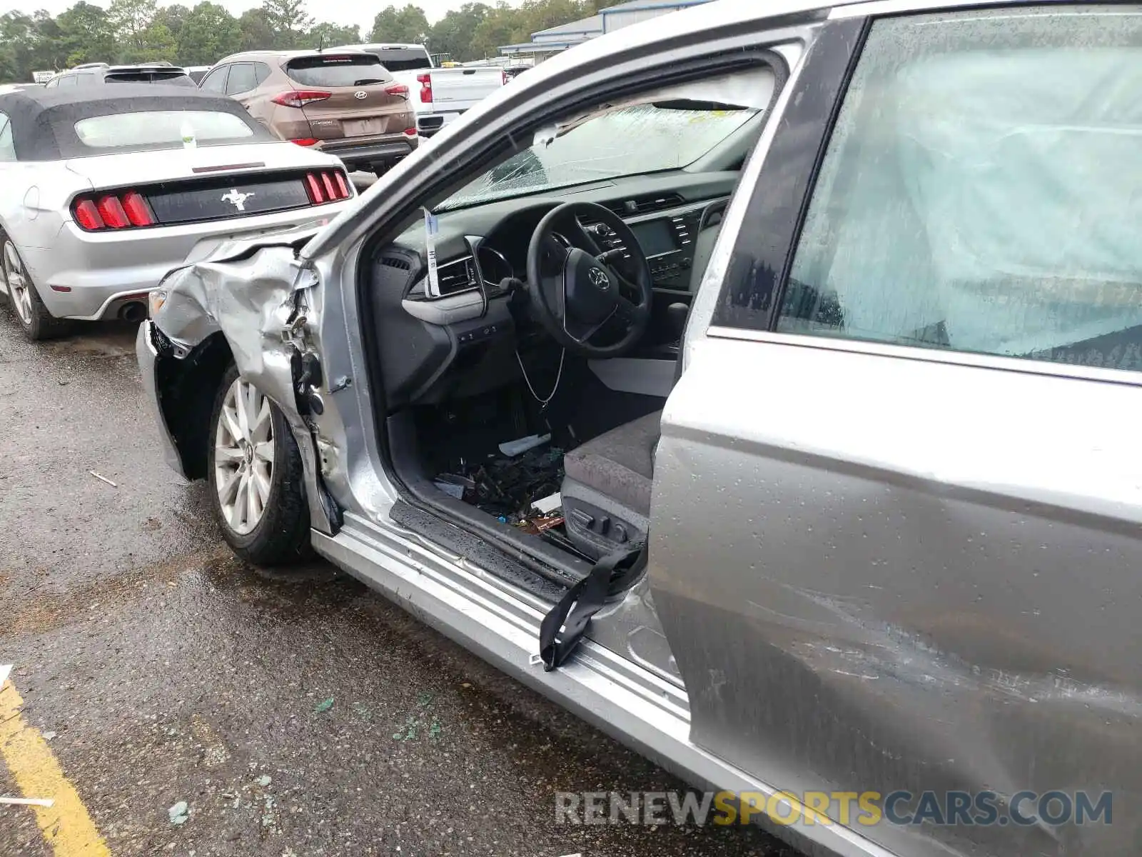 9 Photograph of a damaged car 4T1C11AK6LU857688 TOYOTA CAMRY 2020