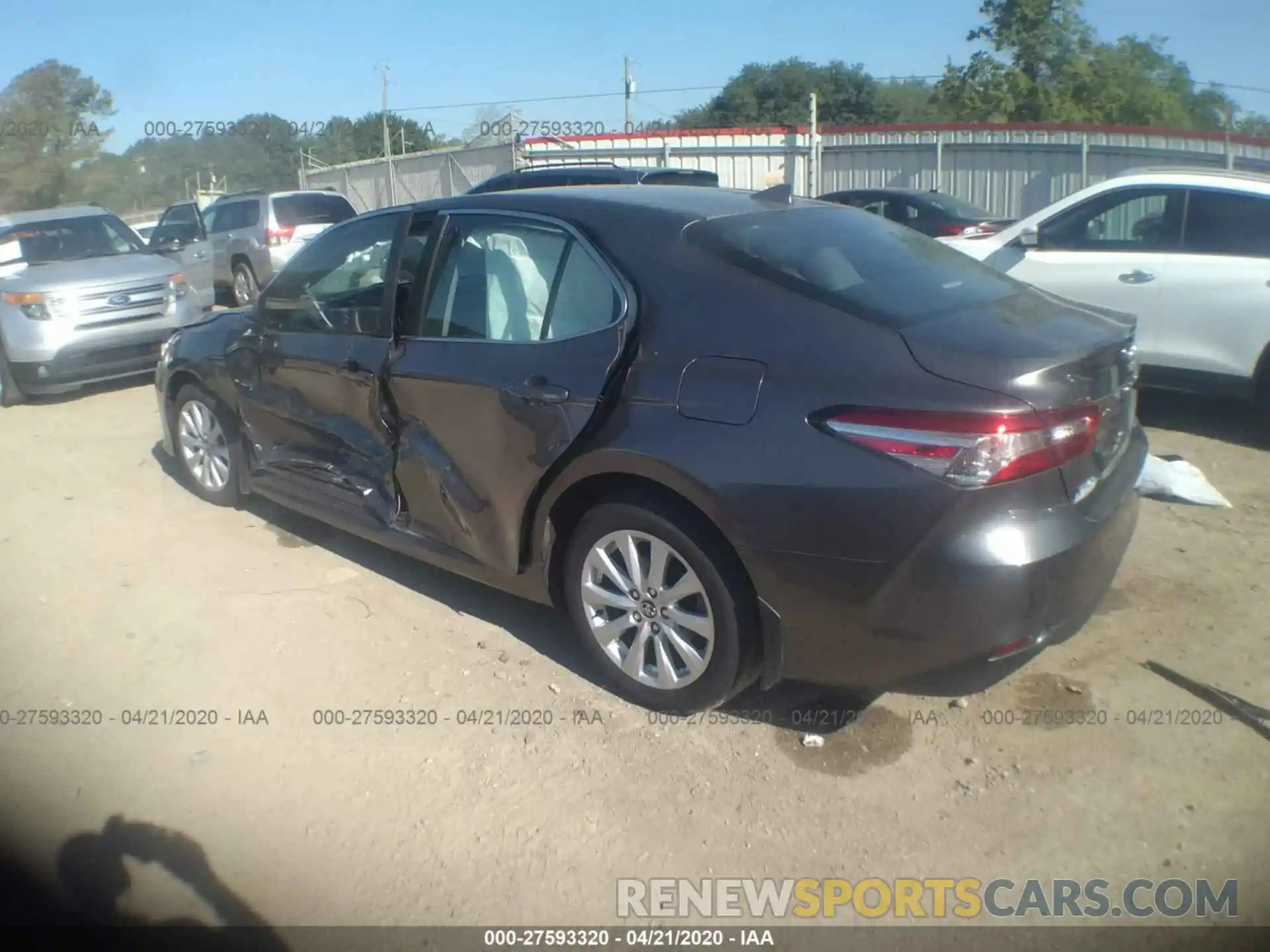 3 Photograph of a damaged car 4T1C11AK6LU862177 TOYOTA CAMRY 2020