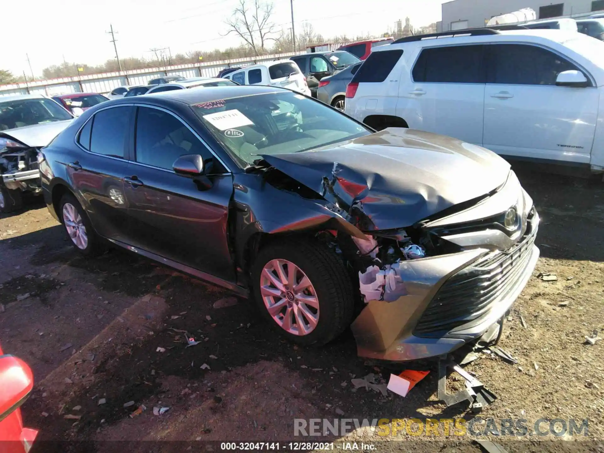 1 Photograph of a damaged car 4T1C11AK6LU863474 TOYOTA CAMRY 2020