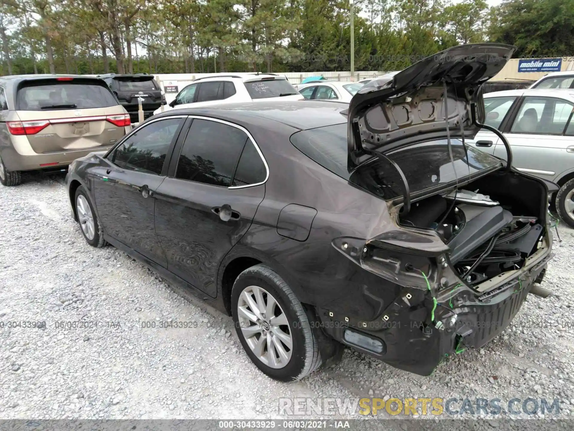 3 Фотография поврежденного автомобиля 4T1C11AK6LU873518 TOYOTA CAMRY 2020