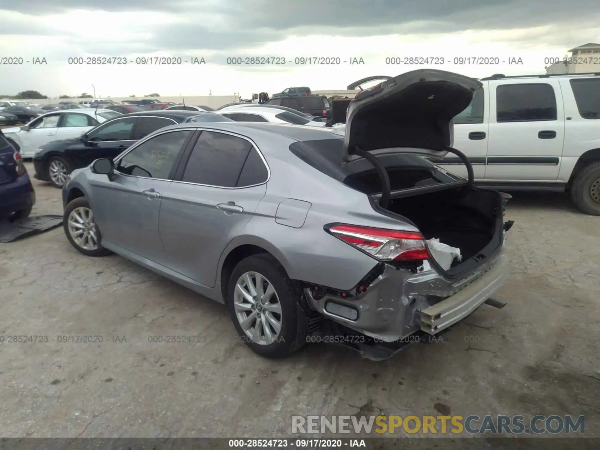 3 Photograph of a damaged car 4T1C11AK6LU875270 TOYOTA CAMRY 2020