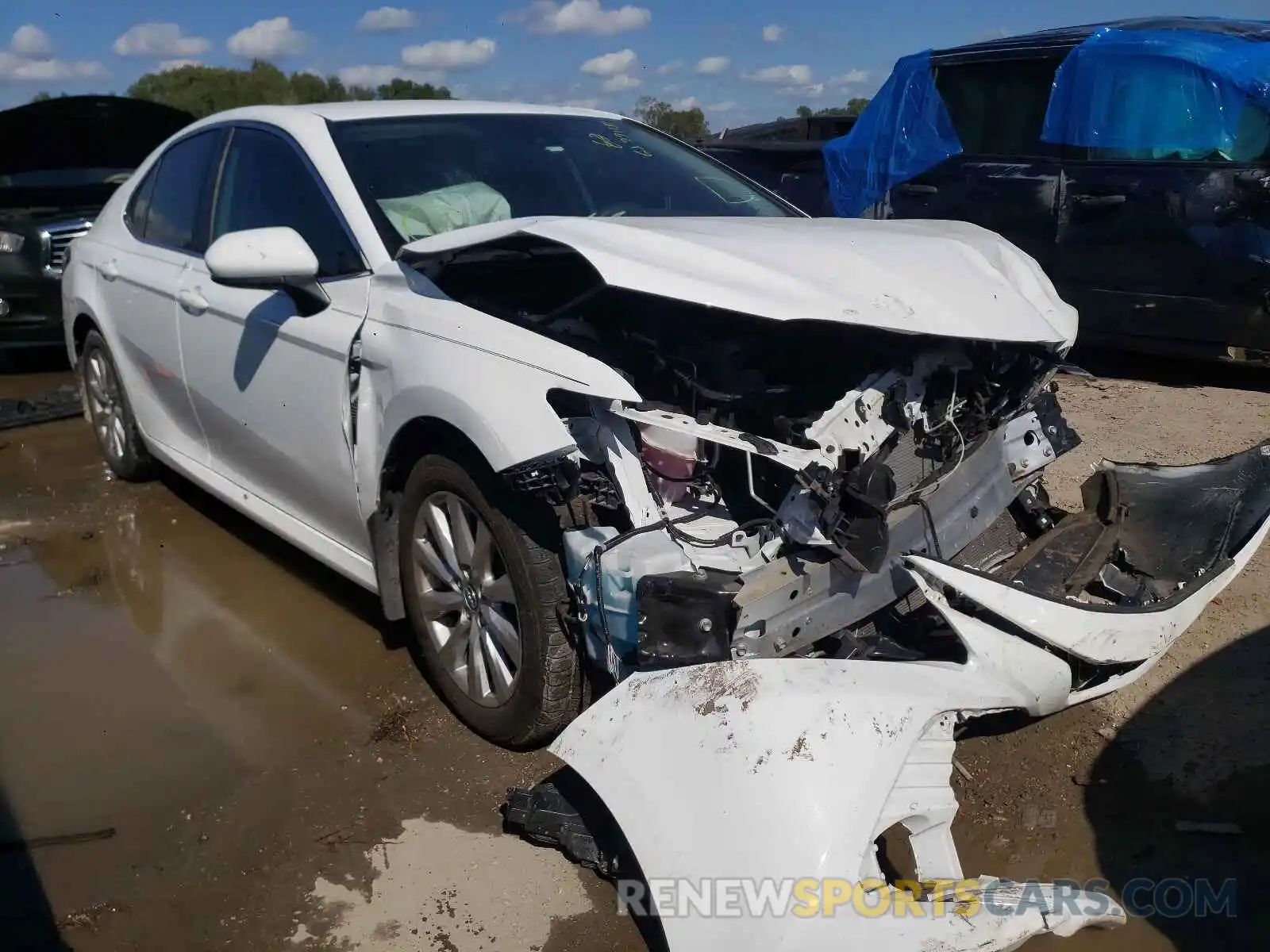 1 Photograph of a damaged car 4T1C11AK6LU877620 TOYOTA CAMRY 2020