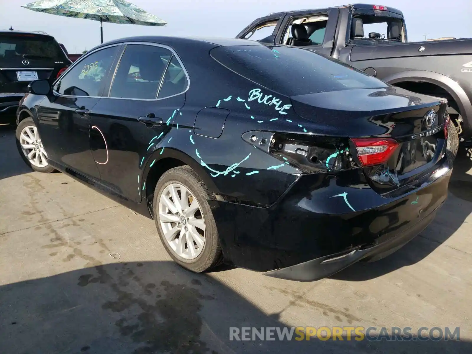 3 Photograph of a damaged car 4T1C11AK6LU883045 TOYOTA CAMRY 2020