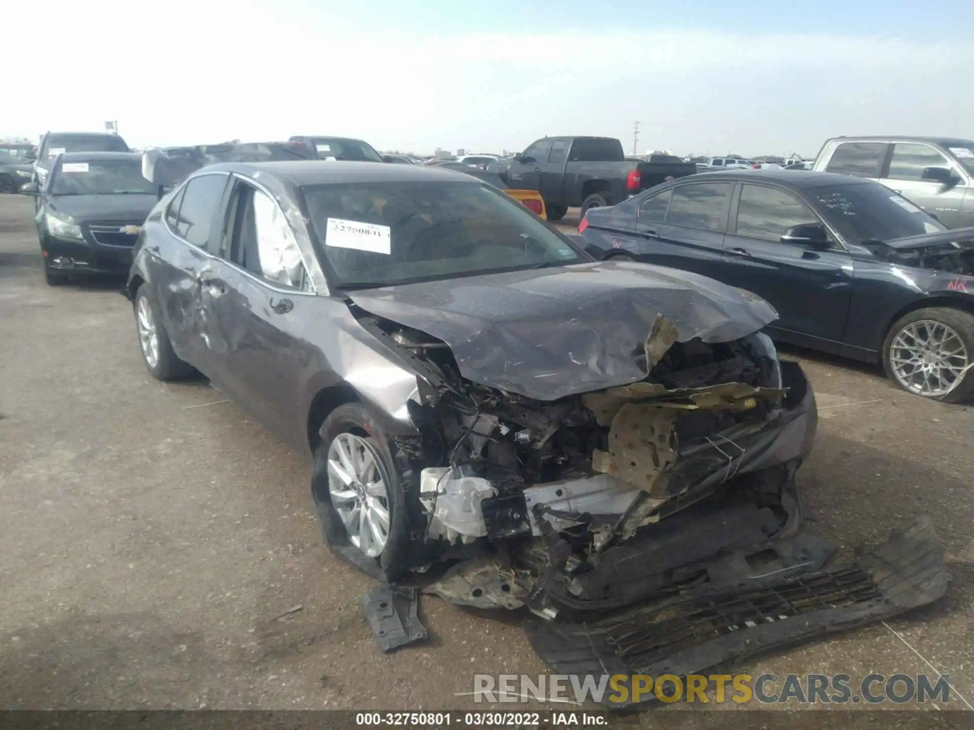 1 Photograph of a damaged car 4T1C11AK6LU883756 TOYOTA CAMRY 2020