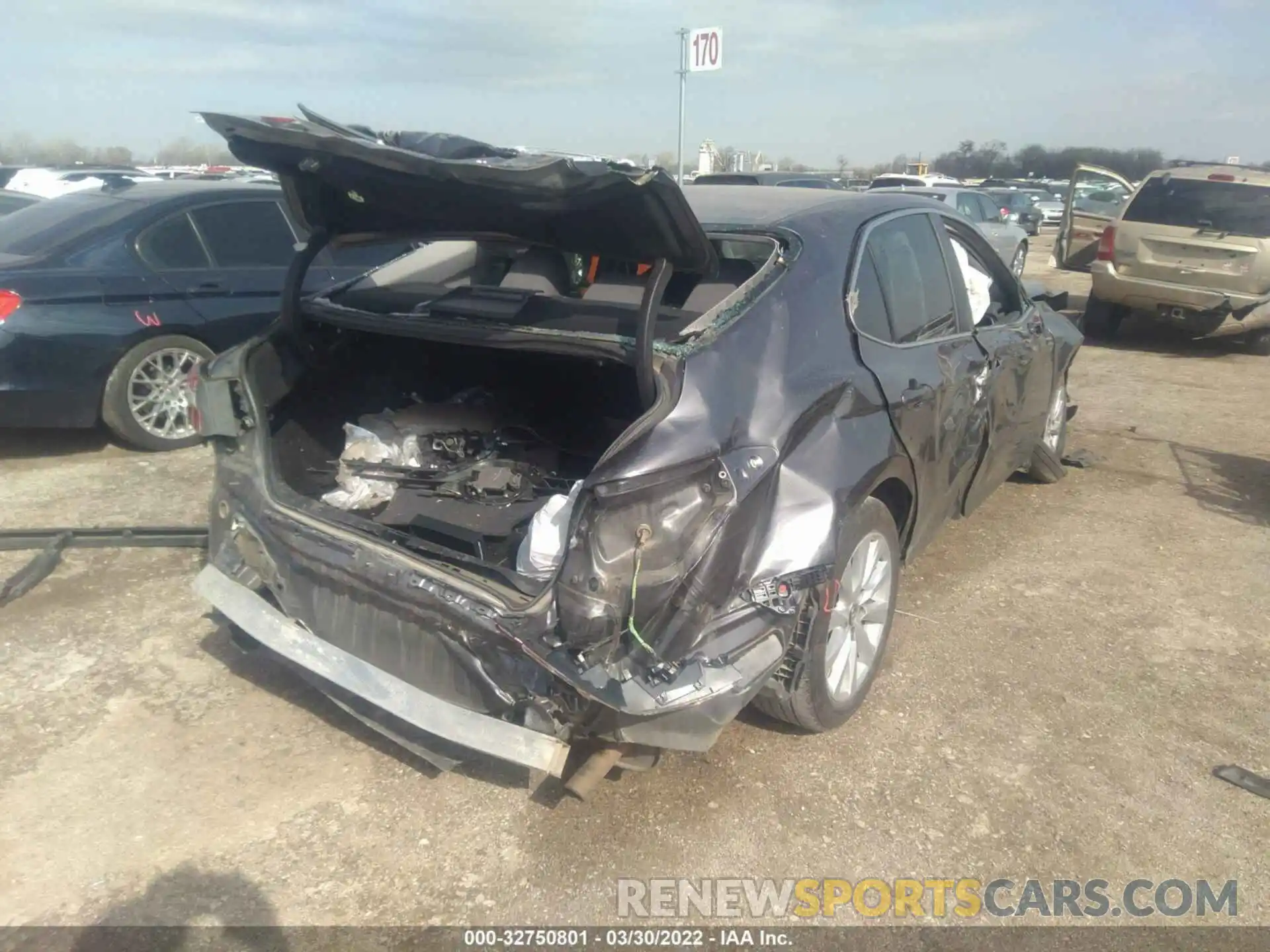 4 Photograph of a damaged car 4T1C11AK6LU883756 TOYOTA CAMRY 2020