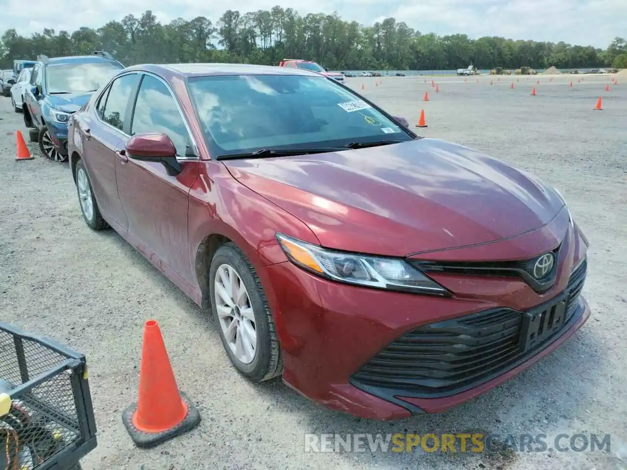 1 Photograph of a damaged car 4T1C11AK6LU886804 TOYOTA CAMRY 2020