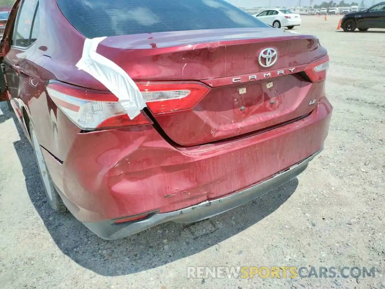 9 Photograph of a damaged car 4T1C11AK6LU886804 TOYOTA CAMRY 2020