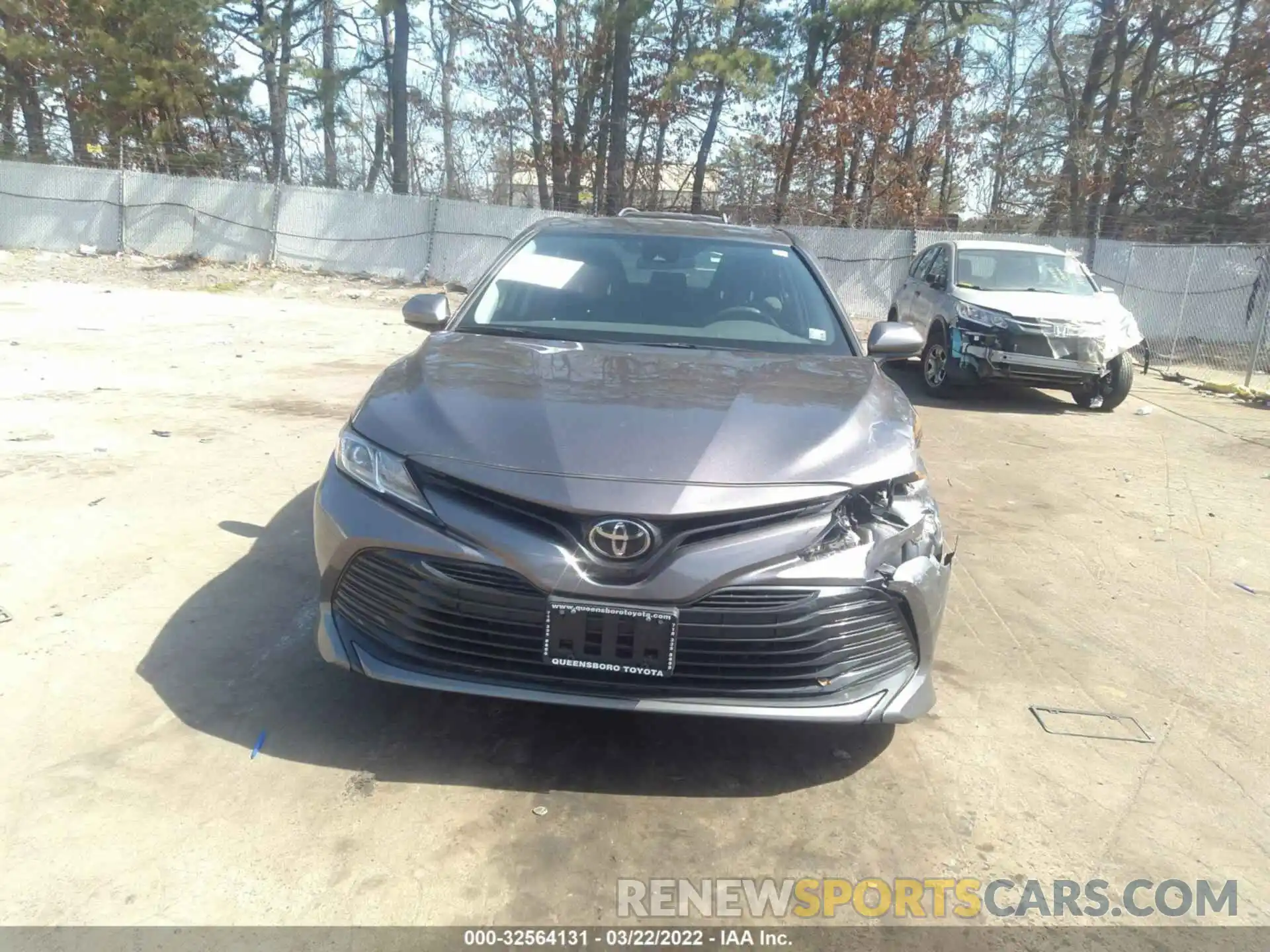 6 Photograph of a damaged car 4T1C11AK6LU900586 TOYOTA CAMRY 2020