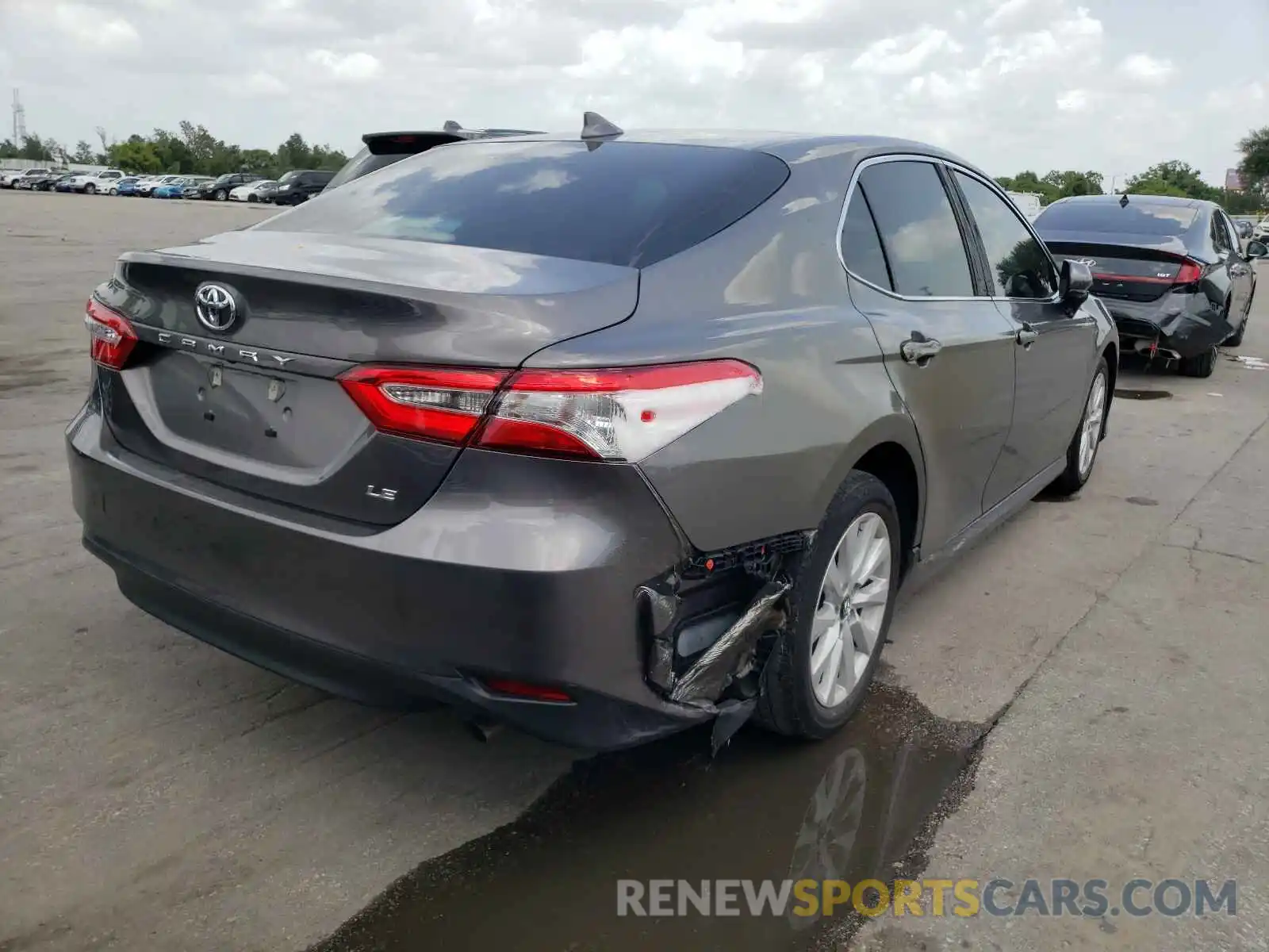 4 Photograph of a damaged car 4T1C11AK6LU904914 TOYOTA CAMRY 2020