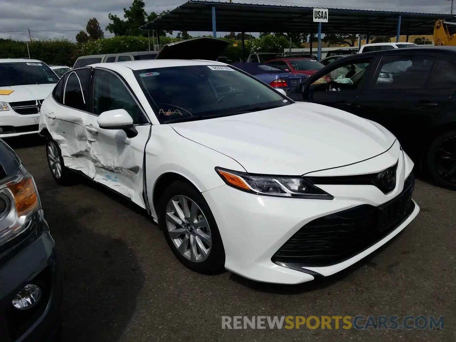 1 Photograph of a damaged car 4T1C11AK6LU906484 TOYOTA CAMRY 2020