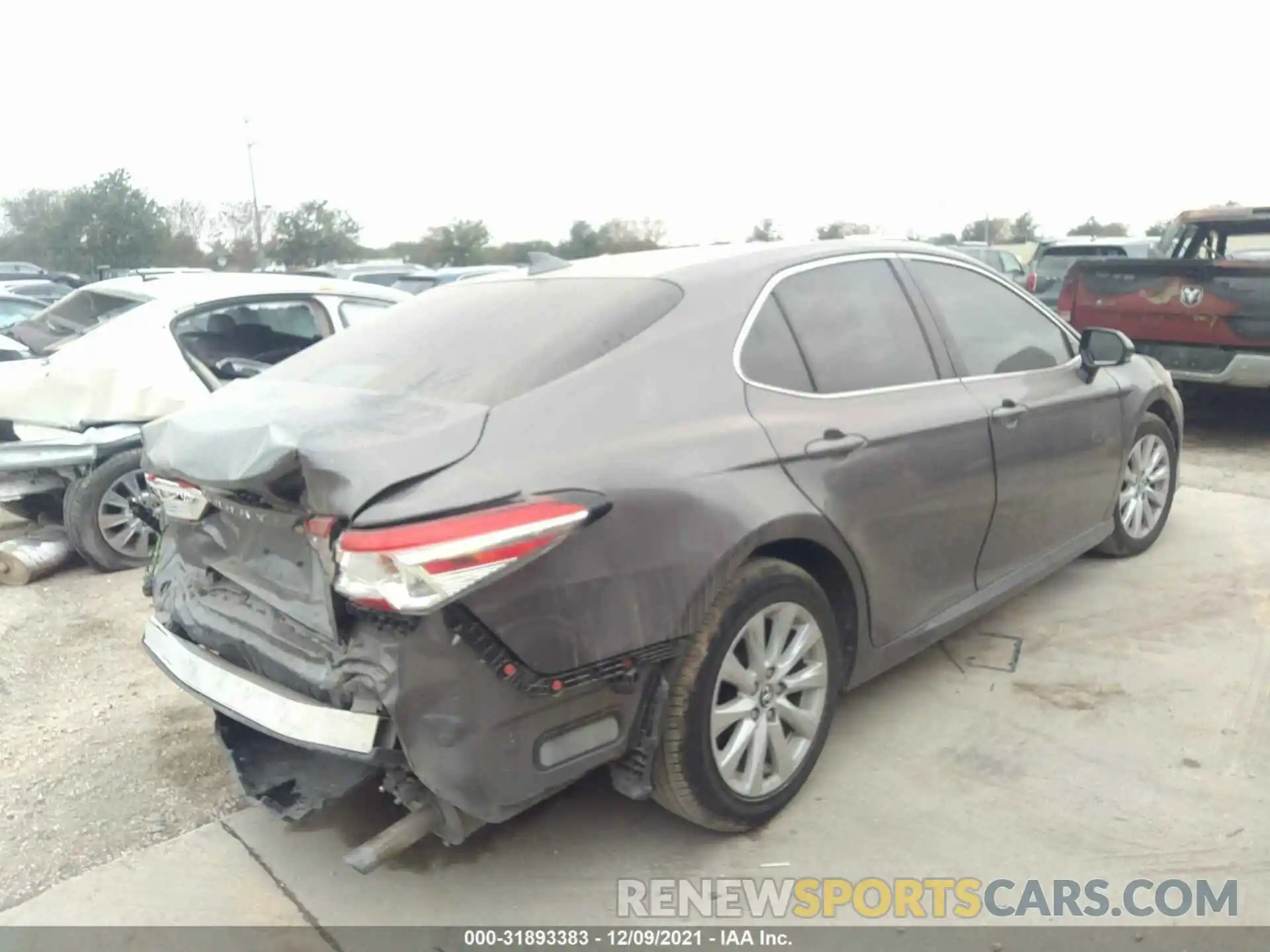 4 Photograph of a damaged car 4T1C11AK6LU914584 TOYOTA CAMRY 2020