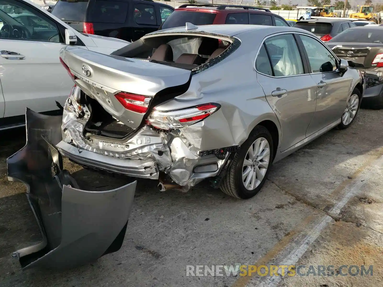 4 Photograph of a damaged car 4T1C11AK6LU915119 TOYOTA CAMRY 2020