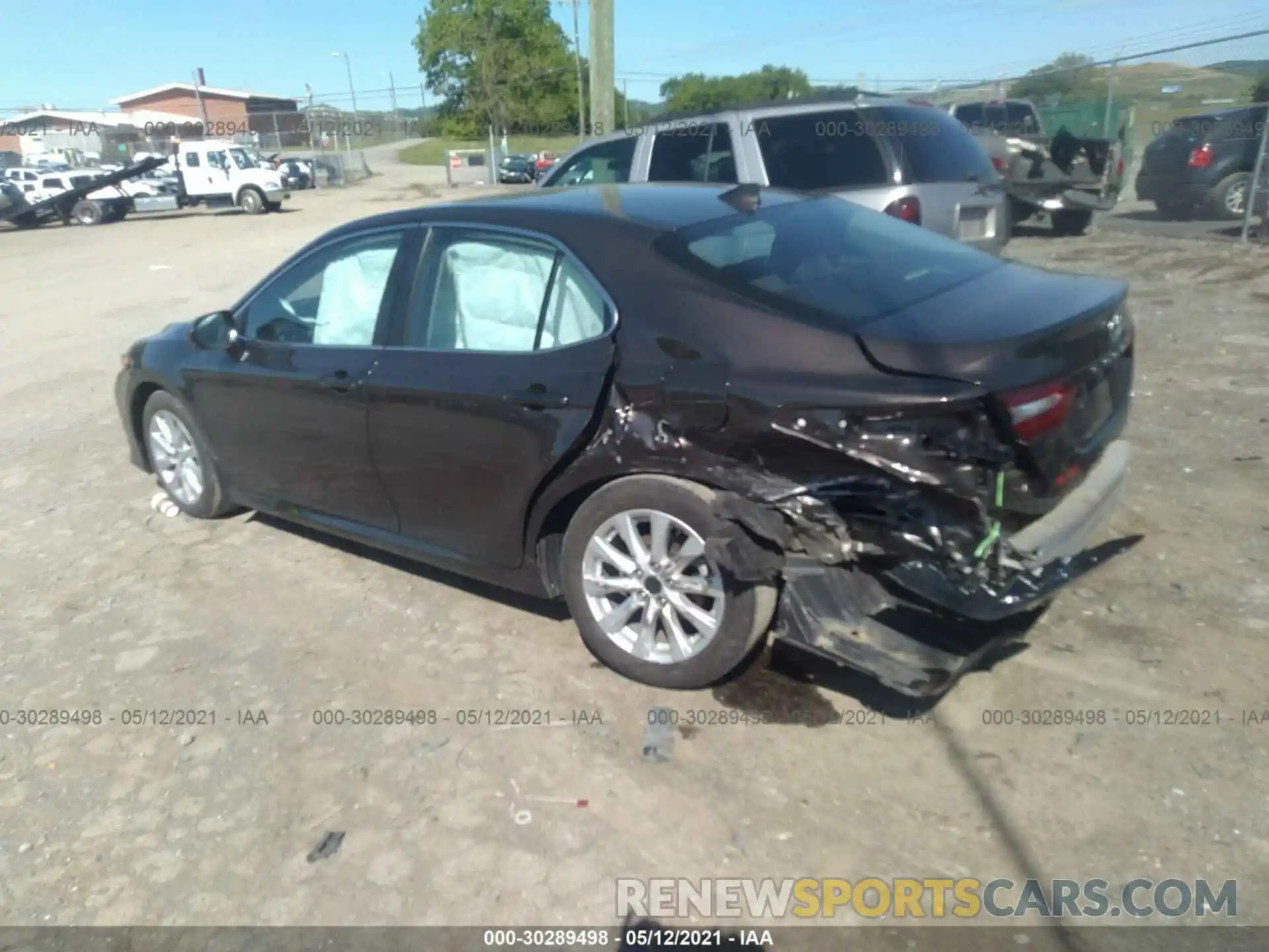 3 Photograph of a damaged car 4T1C11AK6LU925035 TOYOTA CAMRY 2020