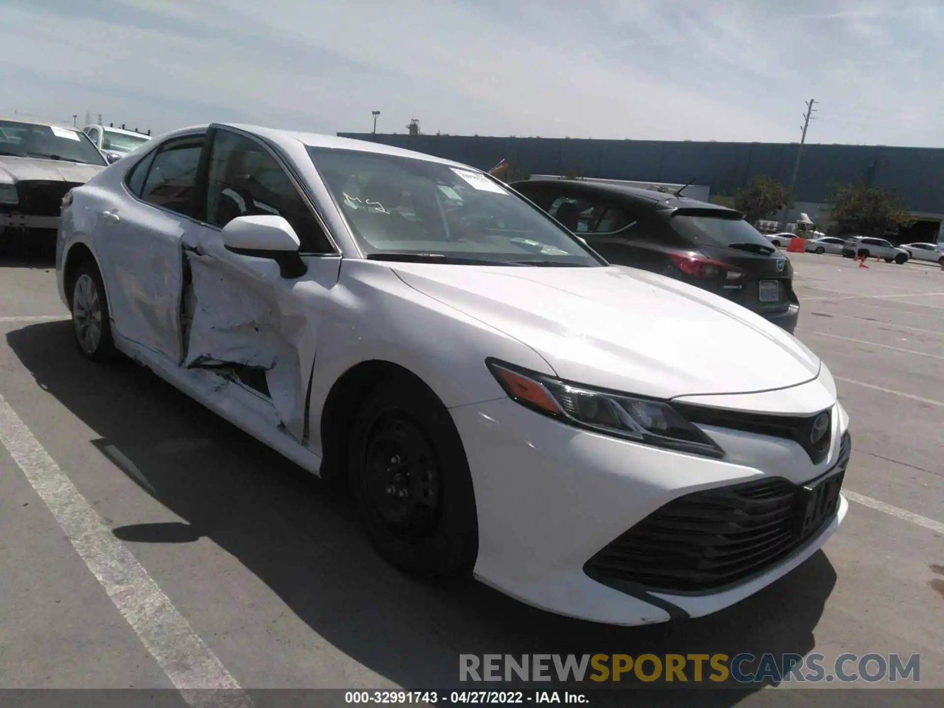 1 Photograph of a damaged car 4T1C11AK6LU927416 TOYOTA CAMRY 2020