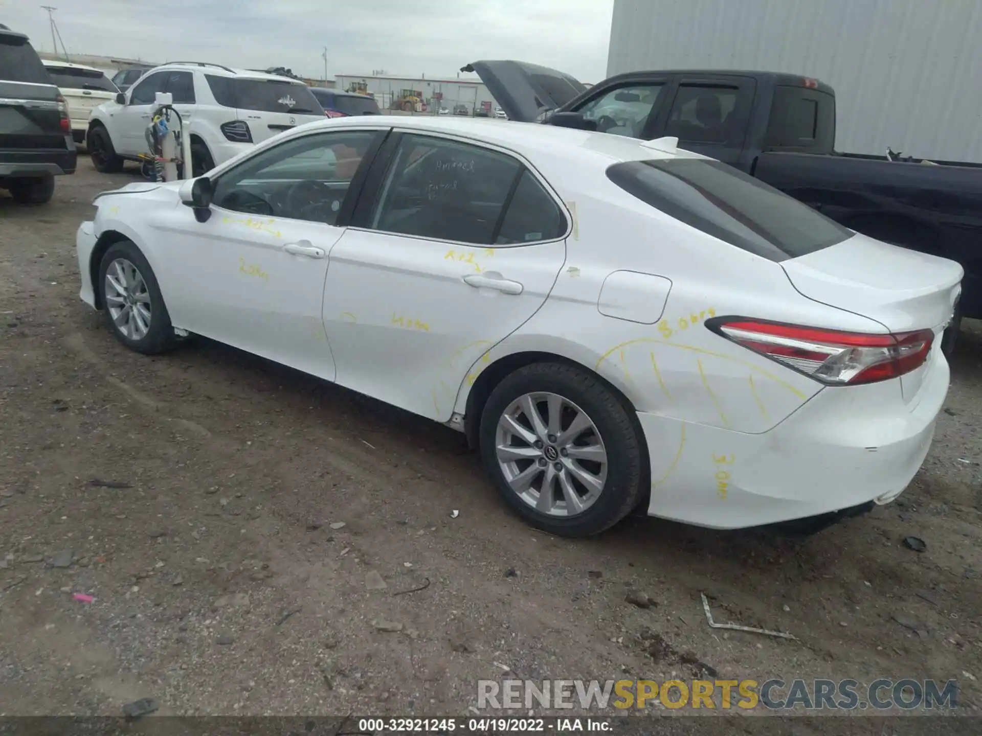 3 Photograph of a damaged car 4T1C11AK6LU927898 TOYOTA CAMRY 2020