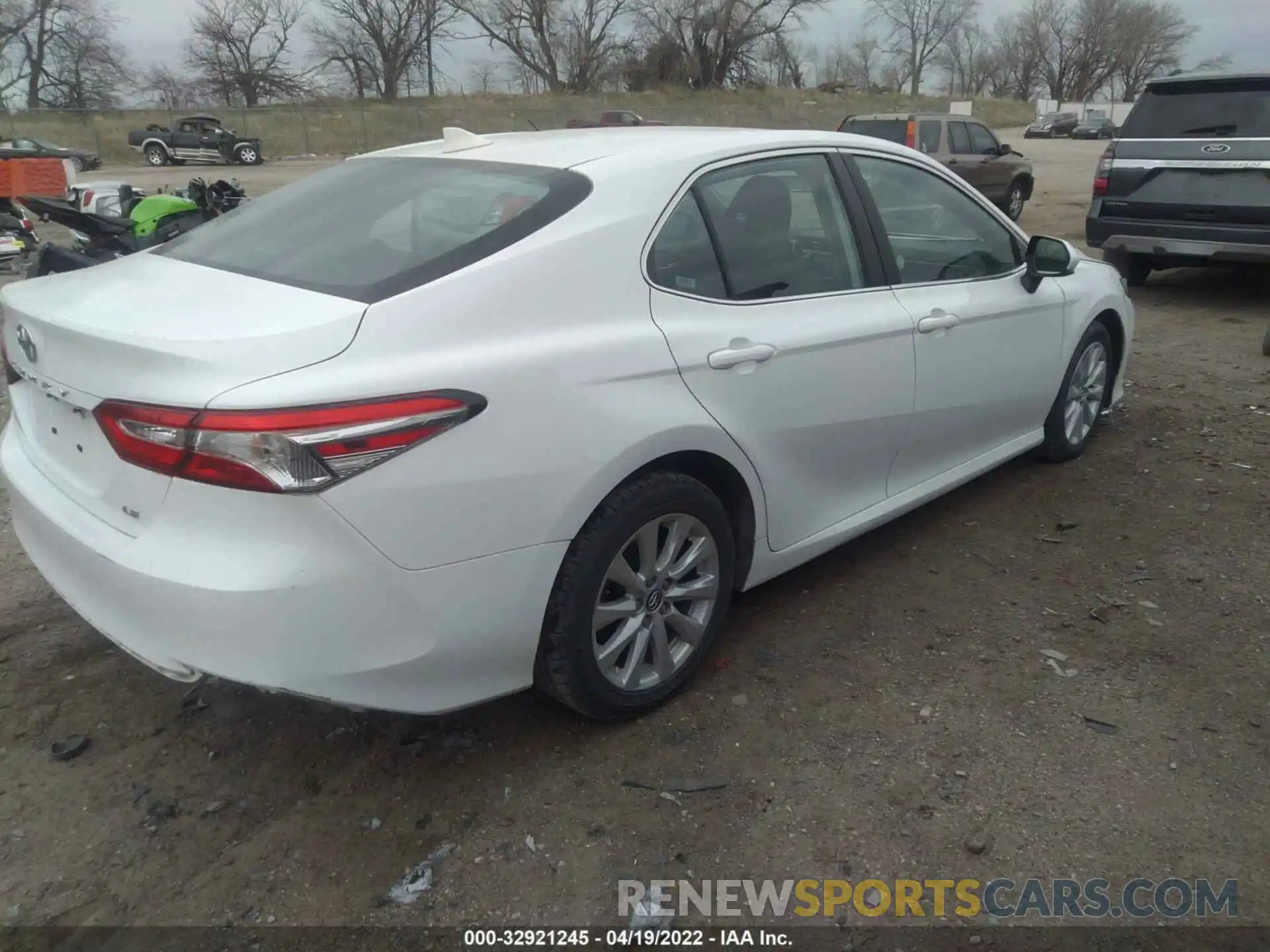 4 Photograph of a damaged car 4T1C11AK6LU927898 TOYOTA CAMRY 2020