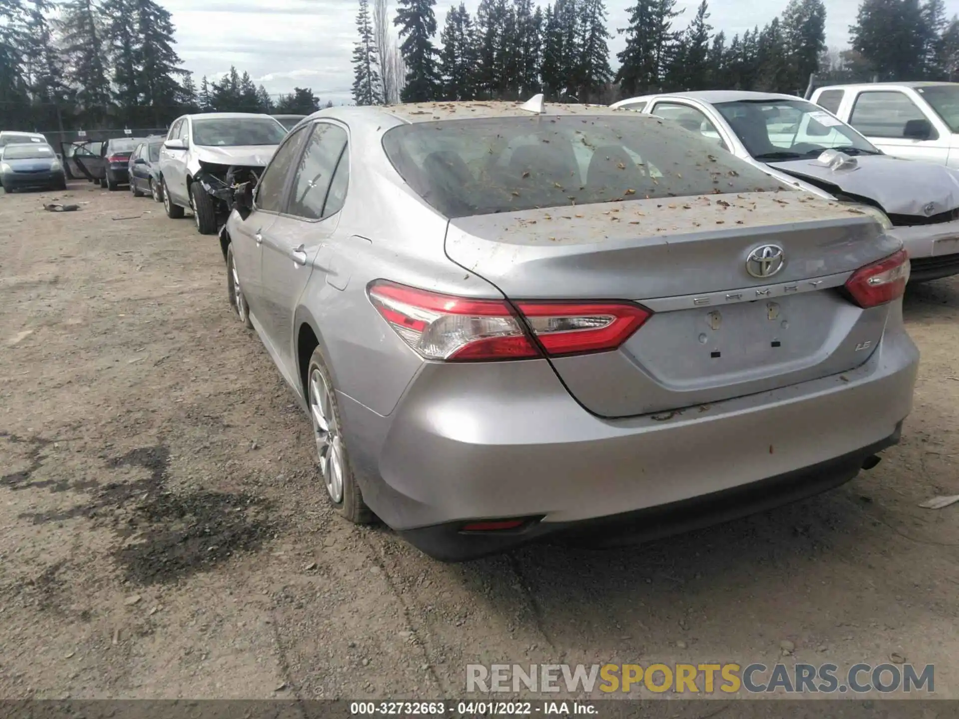 3 Photograph of a damaged car 4T1C11AK6LU928744 TOYOTA CAMRY 2020