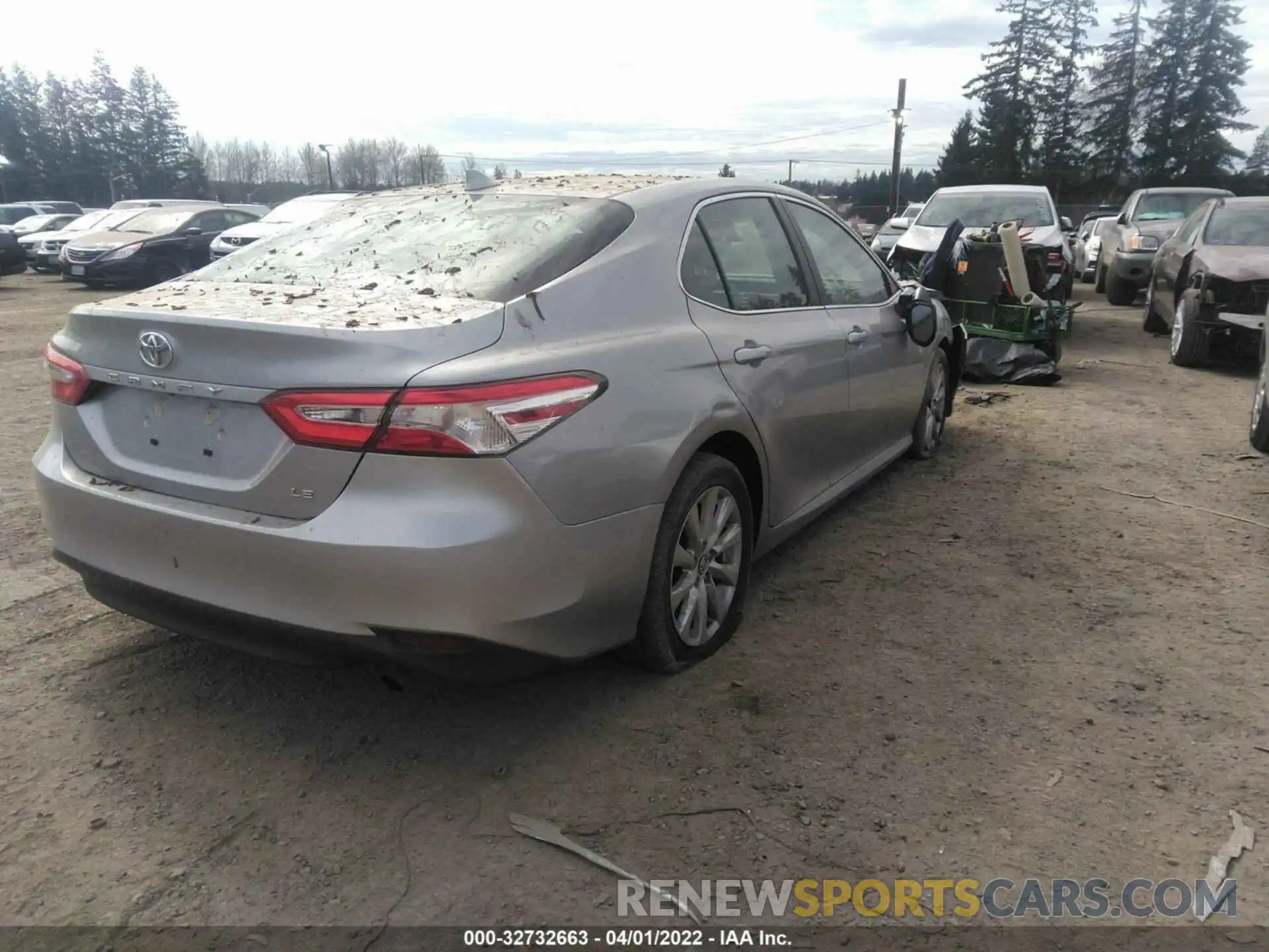 4 Photograph of a damaged car 4T1C11AK6LU928744 TOYOTA CAMRY 2020