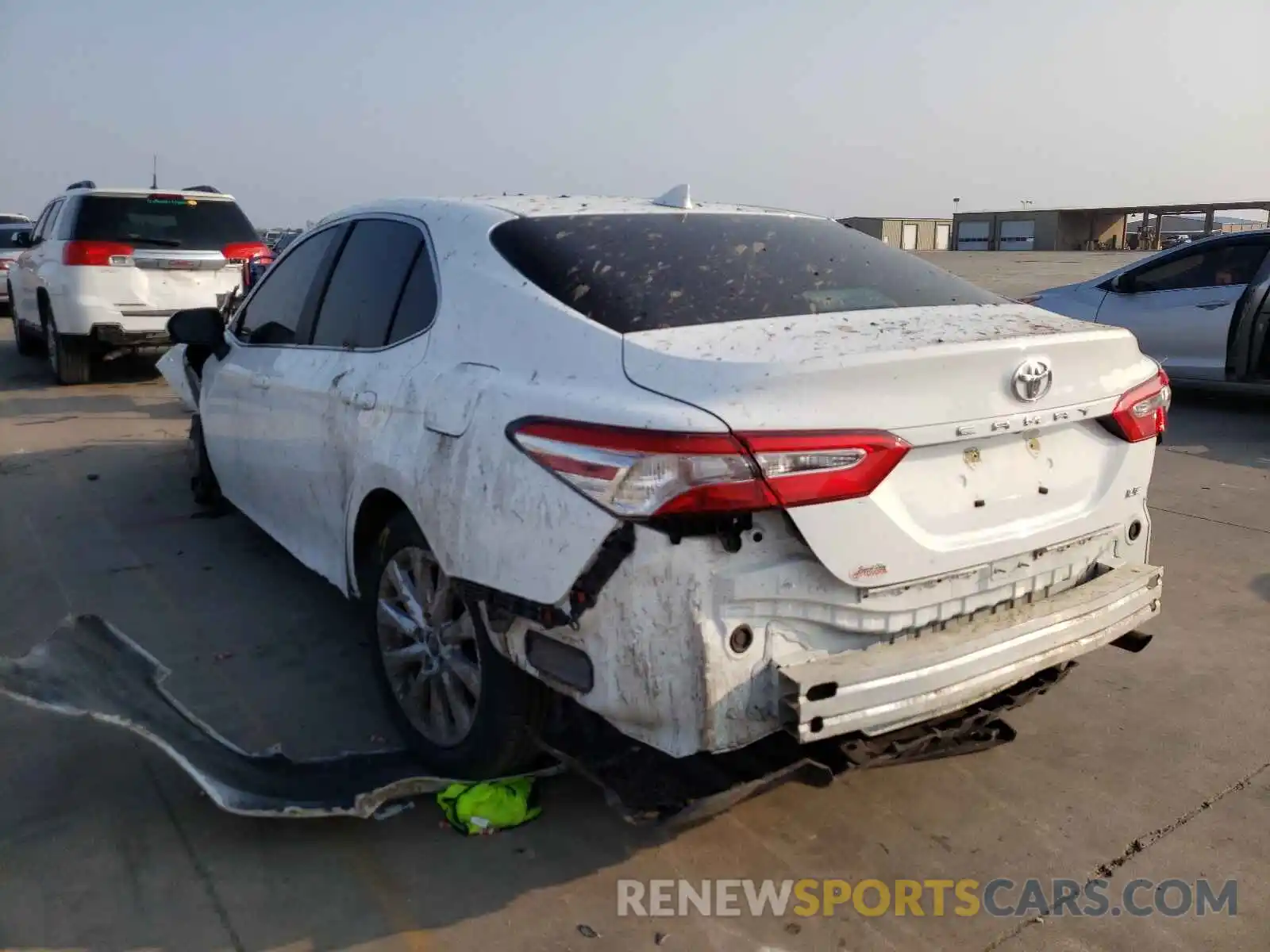 3 Photograph of a damaged car 4T1C11AK6LU930459 TOYOTA CAMRY 2020